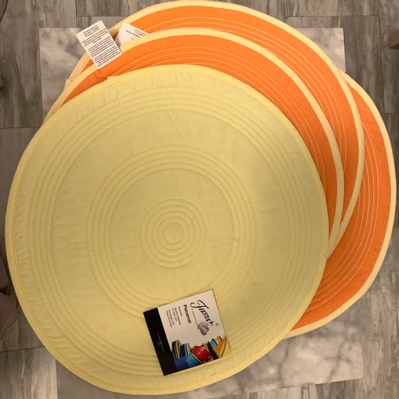 Fiesta Target Tangerine Quilted Placemat set of 4 - Picture 4 of 6